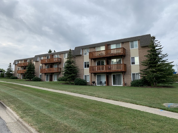 2 Bedroom Apartment with new kitchen, appliance flooring and paint!